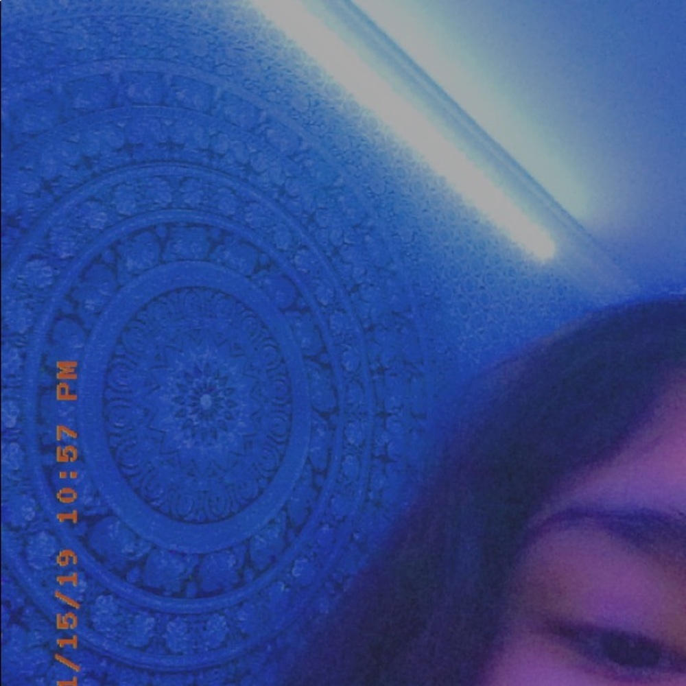 Meet your Posher, Camila